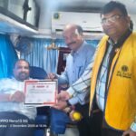 रेडक्रास ने हितग्राहियों को ऊनी कम्बल और आशा कार्यकर्ताओं को पल्स ऑक्सीमीटर वितरित किये